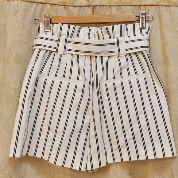 Zara Paperbag High Waisted Shorts - Picture 2 of 5